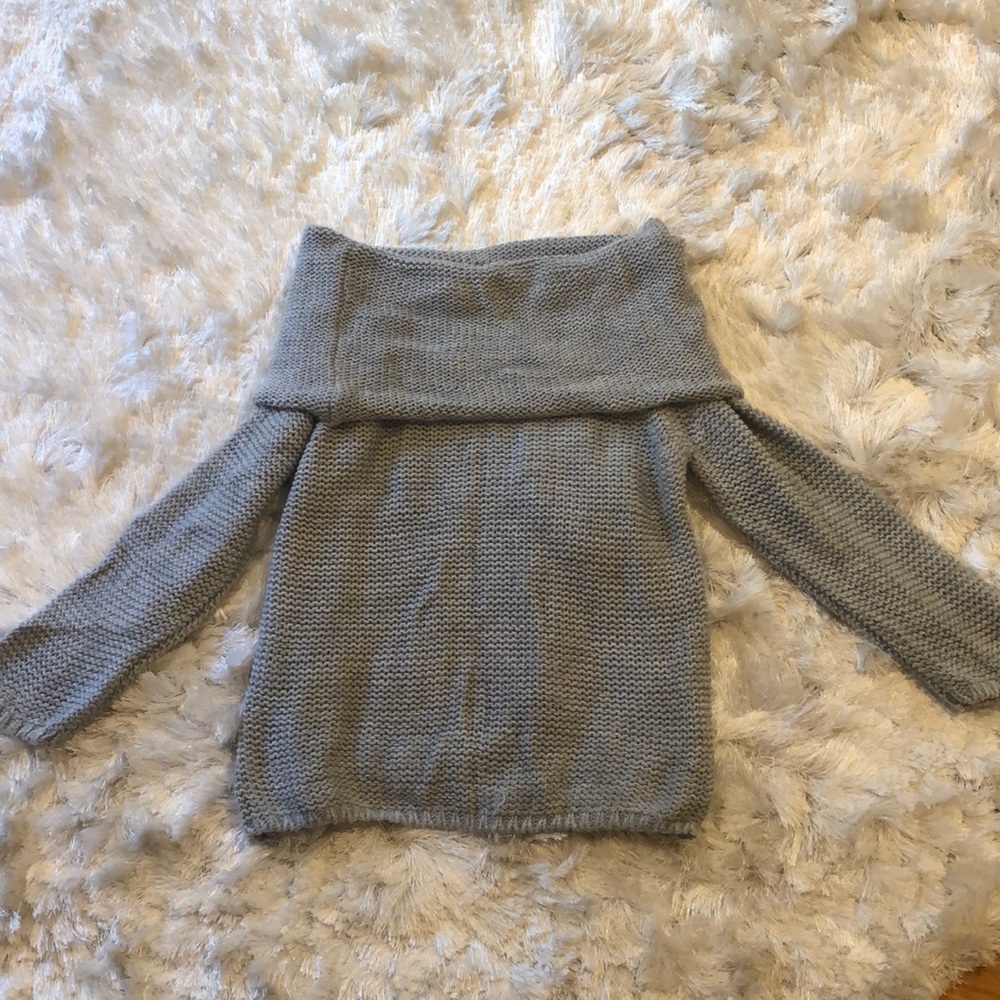 Tobi off the shoulder knit sweater in grey/blue